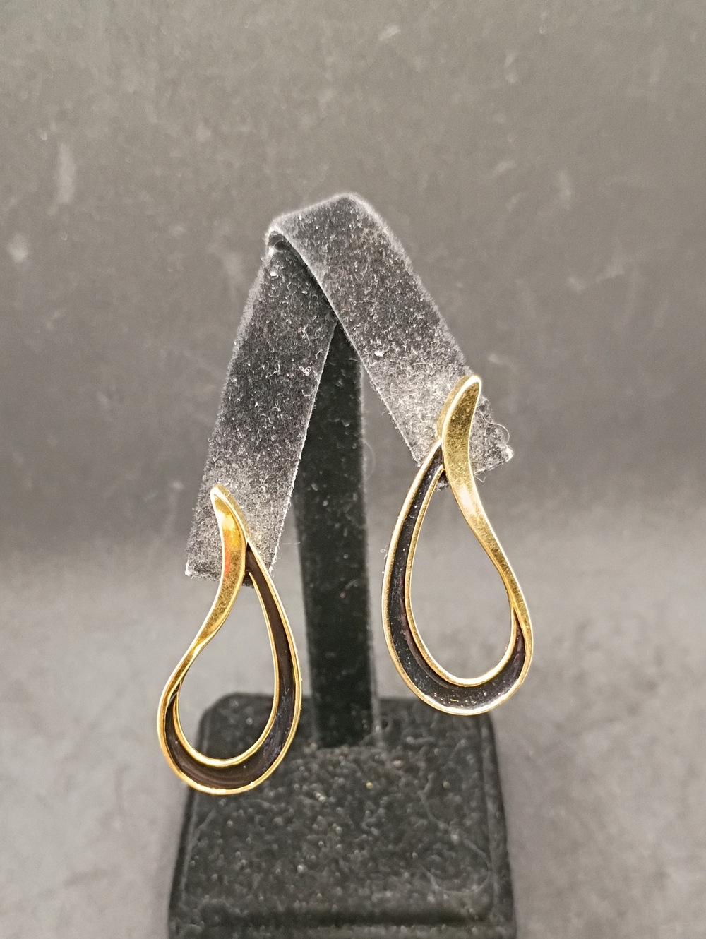 Vintage Gold and Black Teardrop Earrings